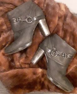 Clark's GUC genuine leather cuir de tigre booties
